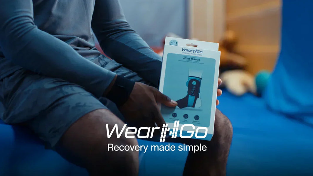 Hero-bild för komplett guide till fotledsskada och rehabilitering — Wear'N'Go Ankle Trainer i bruk vid daglig gång.